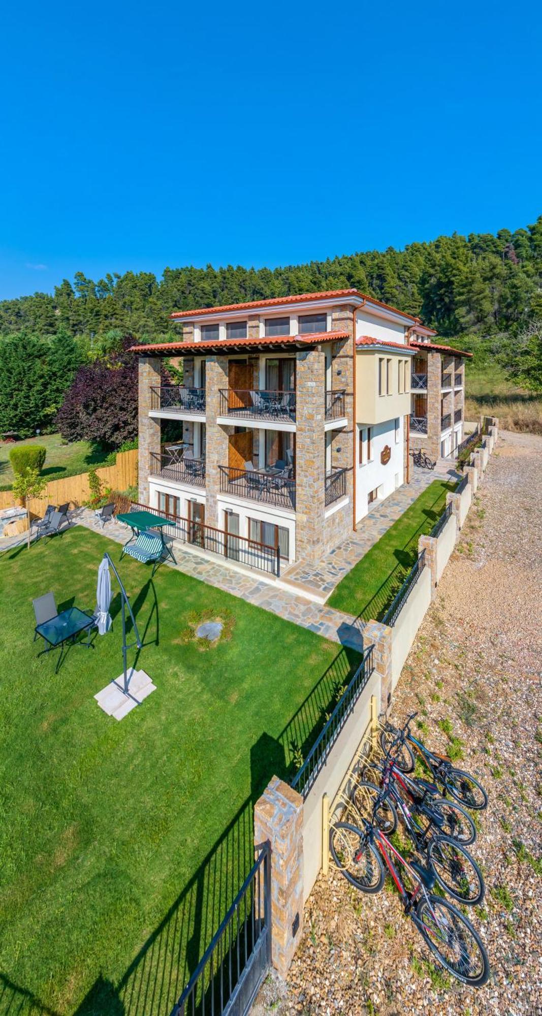 Penelope Luxury Suites Fourka Dış mekan fotoğraf